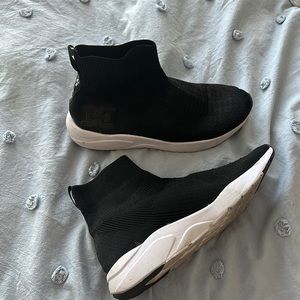 Sam Edelman slip on sneakers